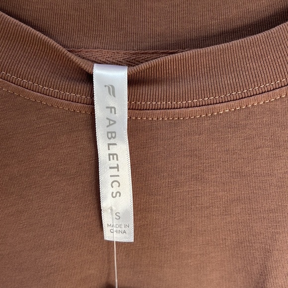 NWT Fabletics Boyfriend Long Sleeve Tee Small - Picture 3 of 6